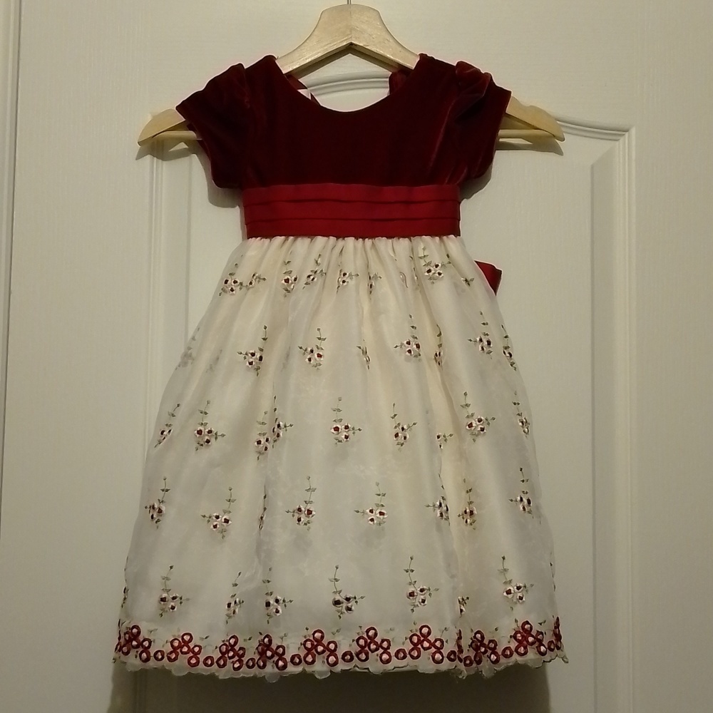 Cinderella girls size 2T red and white floral dress with bow. velvet  top
